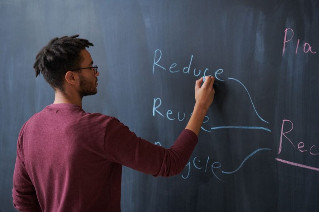 Feed Flow - https://www.feedflow.us/search-console-vs-website-analytics/