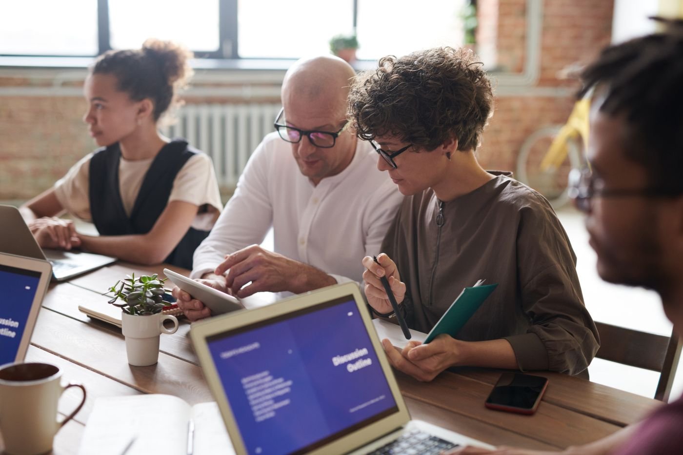 Website Migration and Launch Support 2 Planning a website migration and data transfer